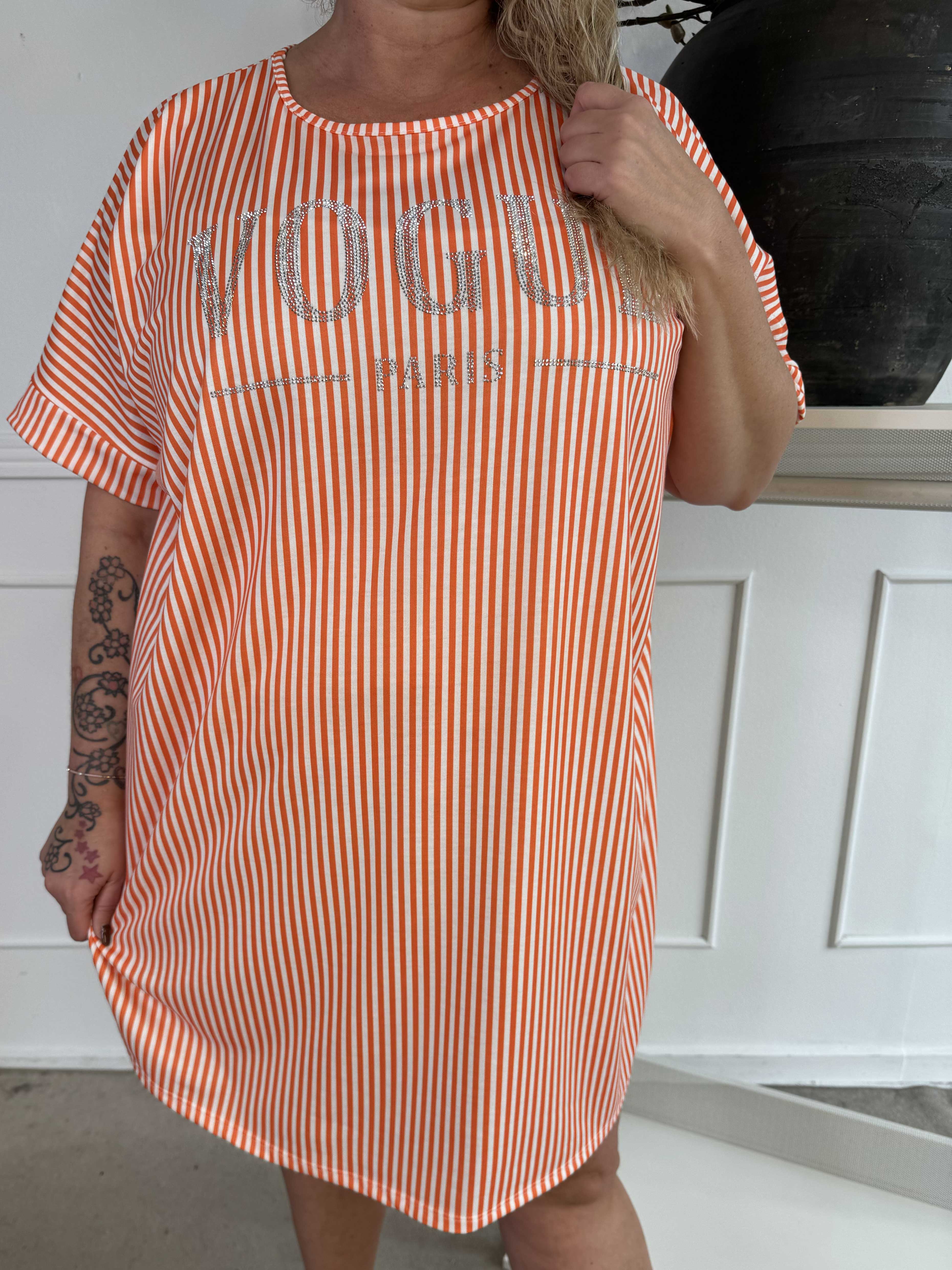 Mintu Stripe Dress - Plus size randig klänning i bomull med similisten